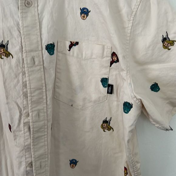 Marvel ĂâVans super hero button down shirt Thor
Spider-Man - Picture 4 of 6